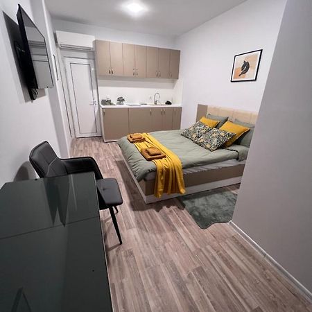 My Place 2 Varna Luaran gambar